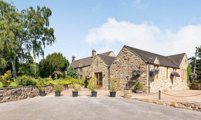 Woolley Moor Cabaña | 4 bedroom accommodation in Ashover, near Matlock