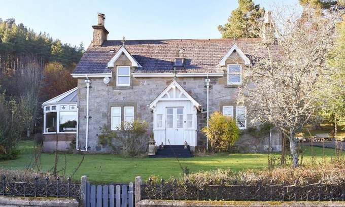 Glenmorangie Cabaña | 4 bedroom accommodation in Spinningdale, near Dornoch