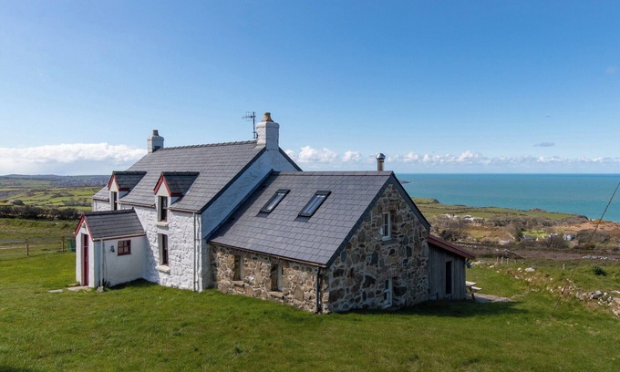Dinas Cross Cabaña | 4 bedroom accommodation in Dinas Cross