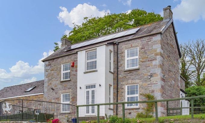 Llanddowror Cabaña | 4 bedroom accommodation in Llanddowror