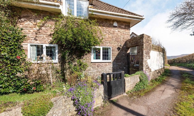 Ross-on-Wye Cabaña | 4 bedroom accommodation in Whitchurch, near Monmouth