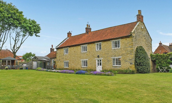 Scarborough Cabaña | 4 bedroom accommodation in Irton, near Cayton Bay