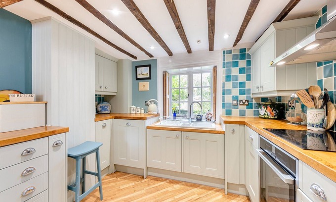 Pulborough Cabaña | 4 bedroom accommodation in Codmore Hill, near Pulborough