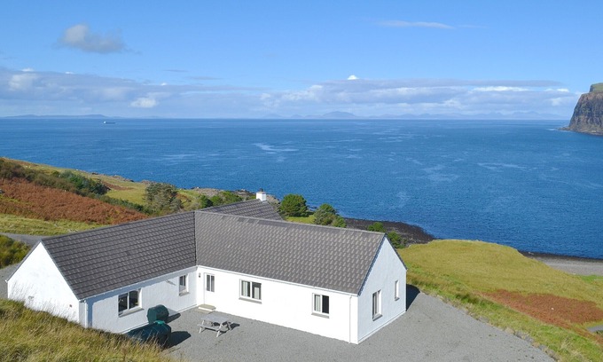 Waternish Cabaña | 4 bedroom accommodation in Milovaig, Glendale