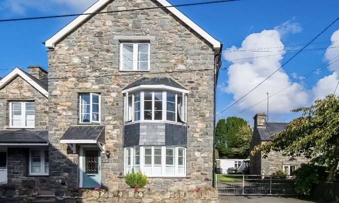 Llanbedr Cabaña | 4 bedroom accommodation in Llanbedr