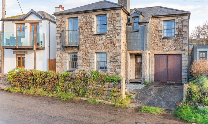 Kuggar Cabina | 4 bedroom accommodation in Kuggar, near Helston