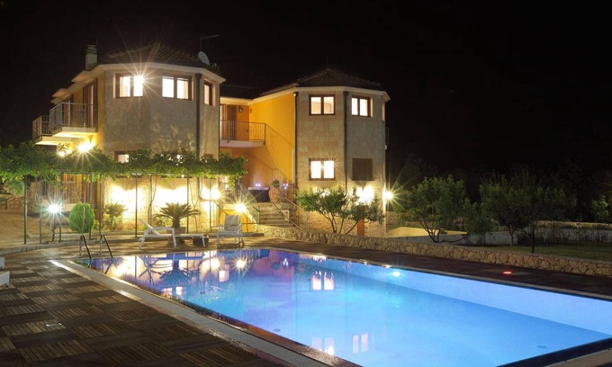 Cista Provo Casa | 4 bedroom accommodation in Svib