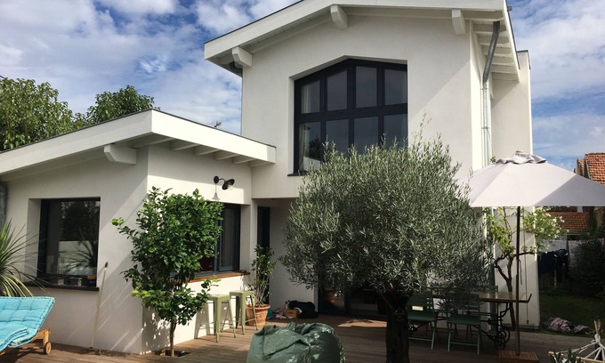 Anglet Villa | 4-bedroom architect-designed house with swimming pool at Golf de Biarritz le phare.
