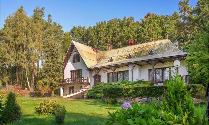Slawno Casa | 4 Bedroom Awesome Apartment In Lukowo