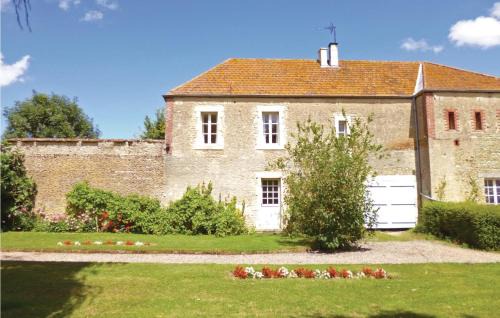 Moult-Chicheboville Casa | 4 Bedroom Awesome Home In Chicheboville