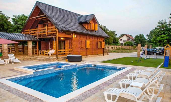 Vukovar Casa | Impresionante casa de 4 dormitorios en.