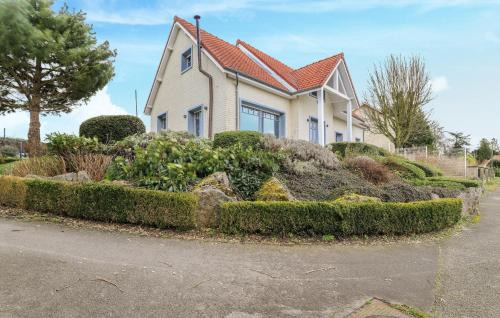 Romeries Casa | 4 Bedroom Awesome Home In Romeries