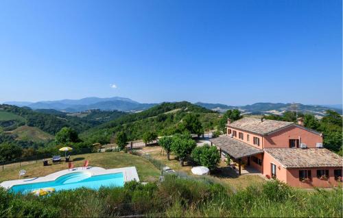 Urbania Casa | 4 Bedroom Awesome Home In Urbania