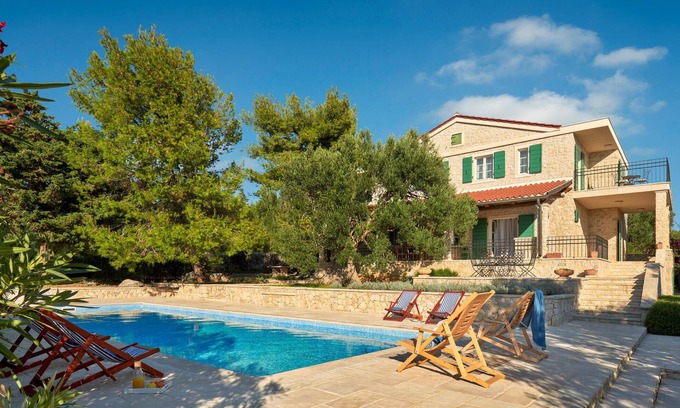 Lun Casa | Preciosa casa en Lun con cocina
