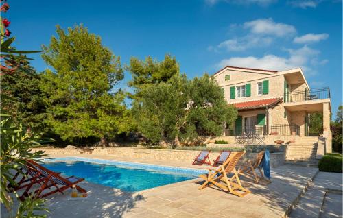 Lun Casa | 4 Bedroom Awesome Home In Lun
