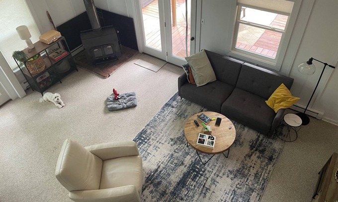Basye Casa | 4 bedroom Basye, VA with nearby skiing, lake & mountain biking. Fully equipped