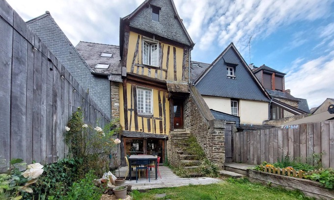 Montaubert - Rille - Saint-Sulpice Casa | Hermosa casa de 4 dormitorios en.