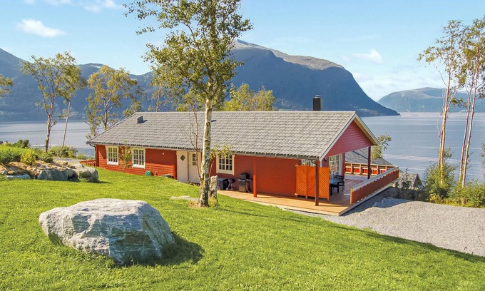 Hundeidvik Casa | Hermosa casa de 4 dormitorios en.