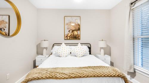 Old Irving Park Casa | 4-bedroom Bliss With Downtown Proximity