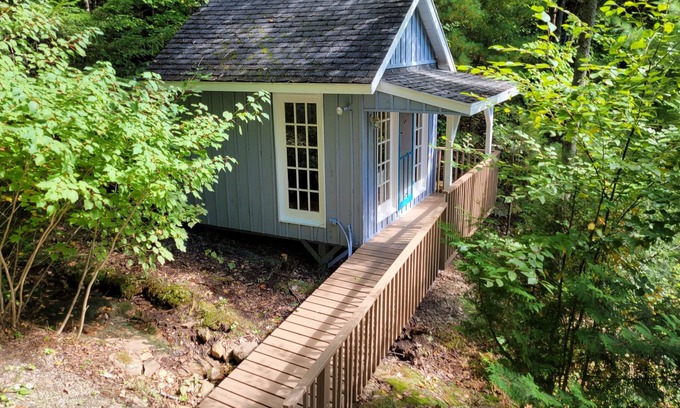 Algonquin Highlands Cabaña | 4 Bedroom Cottage on Raven Lake in Dorset, Muskoka, Ontario Canada