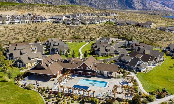 Okanagan-Similkameen Cabaña | 4 Bedroom Cottage on Osoyoos Lake - Private Beach and Clubhouse