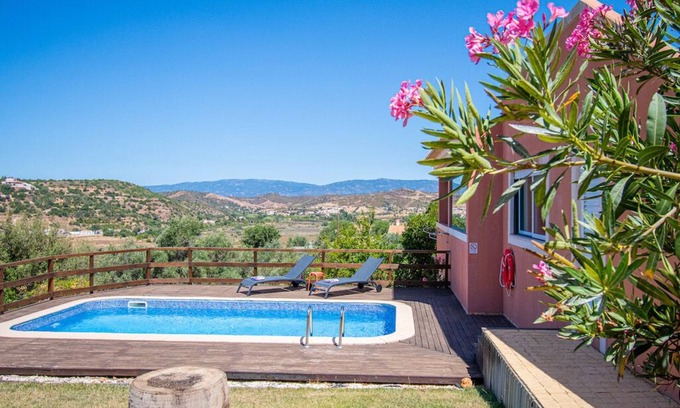 Silves Casa | 4-bedroom countryside villa with pool and peaceful river views