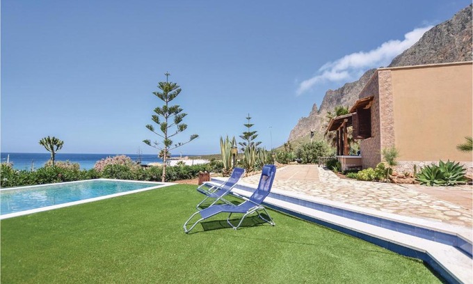 Cornino Casa | 4 Bedroom Cozy Home In Custonaci