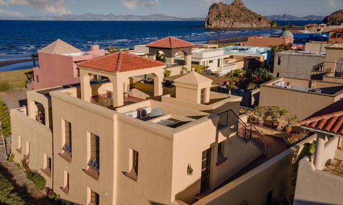 Nopolo Casa | 4-bedroom custom-built house with an amazing view to the Sea of Cortez…