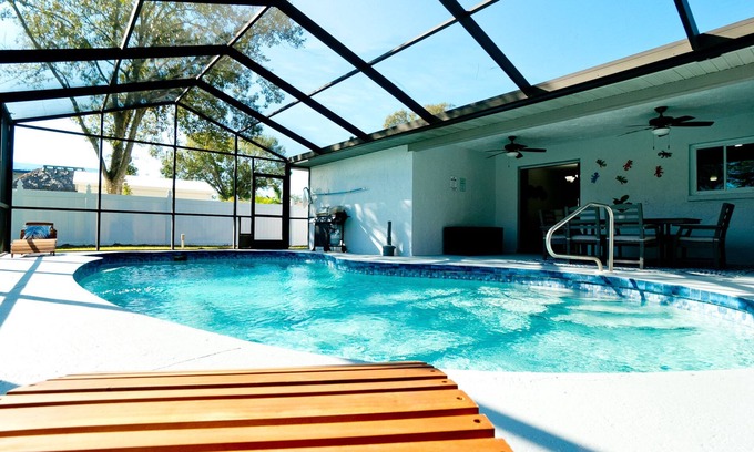 Sarasota Casa | 4-Bedroom Dog-Friendly Home, Just 13 Miles from Siesta Key Beach! Private Pool