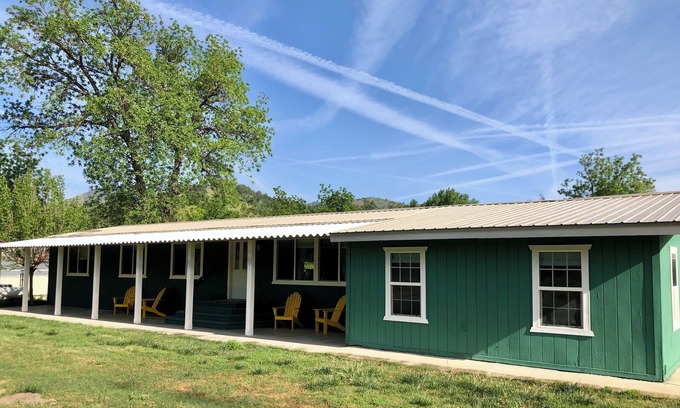 Squaw Valley Casa | 4 Bedroom Family Stay Near Kings Canyon NP - Great Wifi and EV Charger