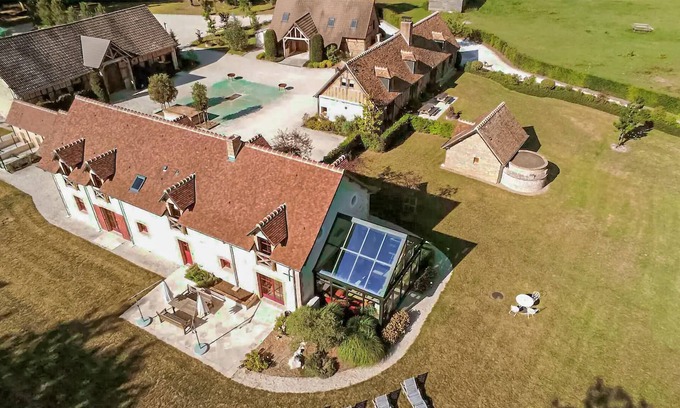 Pierrefitte-sur-Sauldre Casa | Alojamiento de 4 habitaciones en Pierrefitte-sur-Sauld.