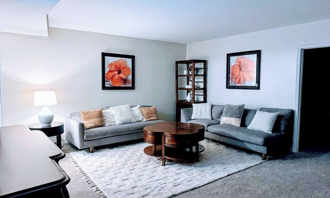 Pine Hills Casa | 4-bedroom Haven Retreat in Orlando near Universal & Disney