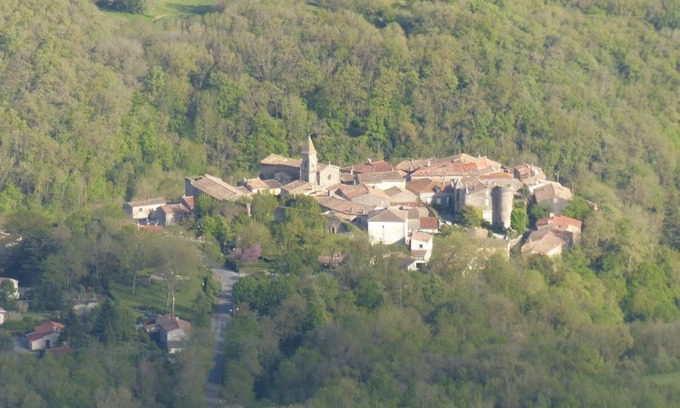 Labecede-Lauragais Casa | Casa de 4 dormitorios + terraza en medio de un bosque cerca del lago Saint Ferreol