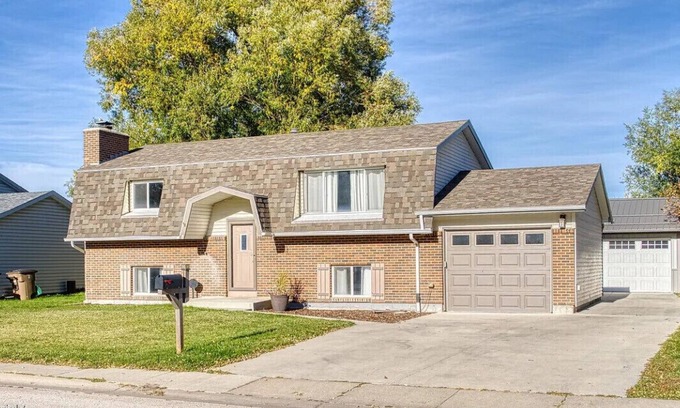 Gillette Casa | 4 bedroom home near Camplex! Great for families or business travelers!
