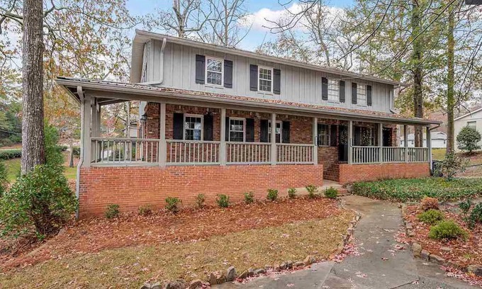 Cahaba Heights Casa | 4-Bedroom Home in Cahaba Heights