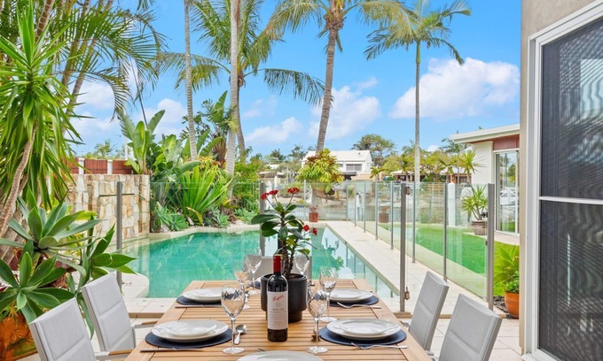 Buddina Casa | 4 bedroom home on the water