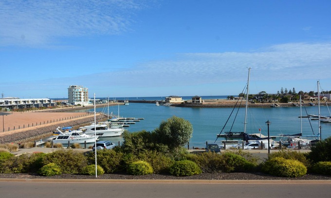 Wallaroo Casa | Nueva casa de 4 dormitorios, capacidad para 10 personas ubicada en el puerto deportivo con impresionantes vistas