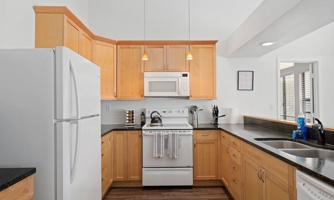 Rancho Cordova Casa | 4 bedroom home with big backyard