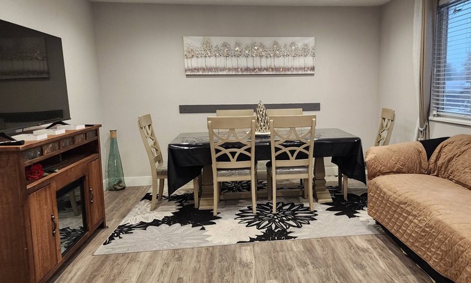 American Fork Casa | 4-bedroom home with spacious dog house