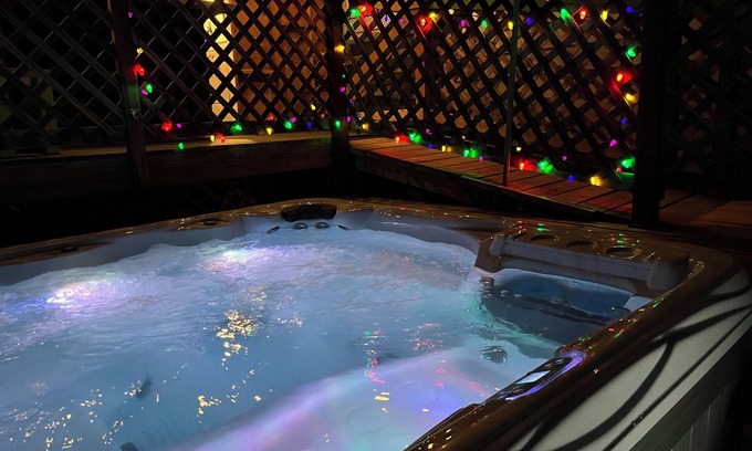 Cheyenne Casa | 4 Bedroom, Hot Tub, Relaxing, No Cleaning Fee