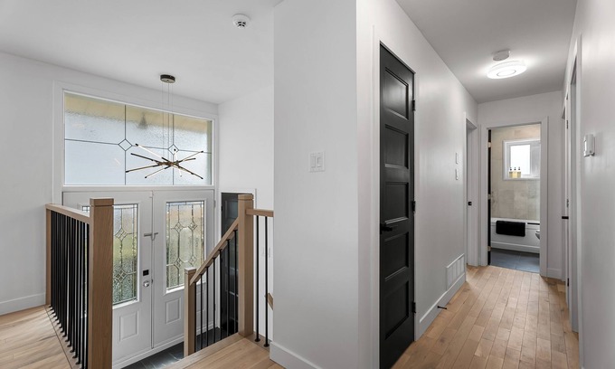 Longueuil Casa | 4-bedroom house in delightful Longueuil with AC, bar and karaoke