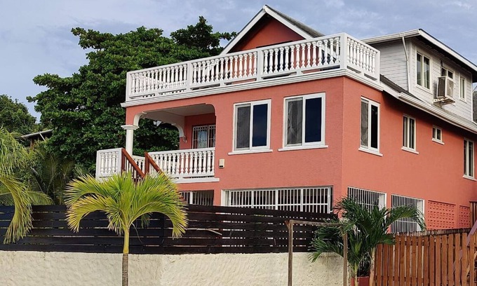 Sandy Bay Casa | 4-bedroom house in delightful Sandy Bay with AC, WiFi. Enjoy your stay