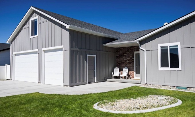 Heyburn Casa | 4-bedroom house in fabulous Heyburn walking distance to the river walking path!
