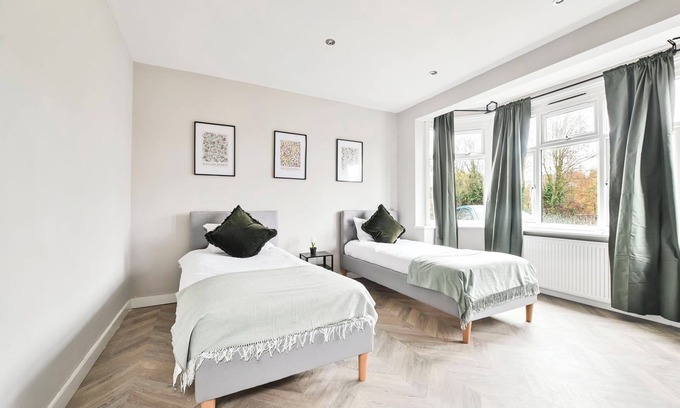 Kidbrooke with Hornfair Casa | 4 BedRoom house in Greenwich