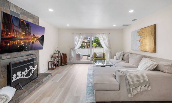 University City Casa | 4-bedroom house in marvelous San Diego with AC, WiFi. Enjoy your stay