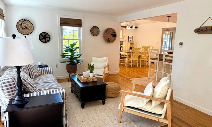 Mashpee Casa | 4 bedroom house in Mashpee, 5 mins to South Cape Beach