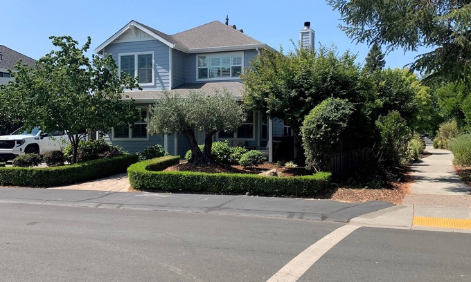 Yountville Casa | 4-bedroom house in peaceful Yountville with AC, WiFi.