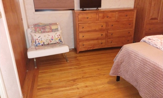 Arden Park Vista Casa | 4-bedroom house in Secret Sacramento Upscale Area with AC, WiFi