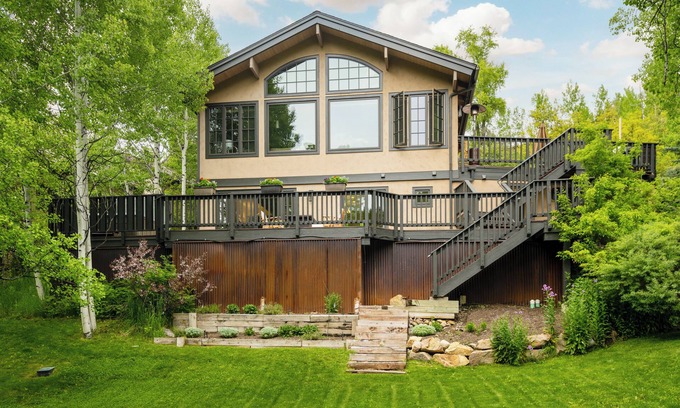 Knollwood Casa | 4-bedroom house in superb Aspen with WiFi. On the free bus route.