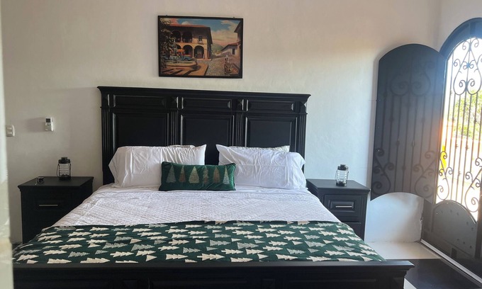 Ahuachapan Casa | 4-bedroom house in brilliant La Hachadura with WiFi, AC